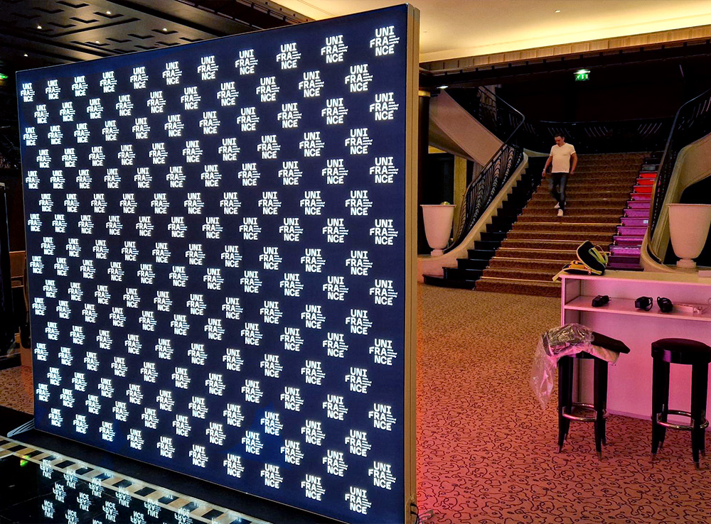 Caisson lumineux photocall hôtel